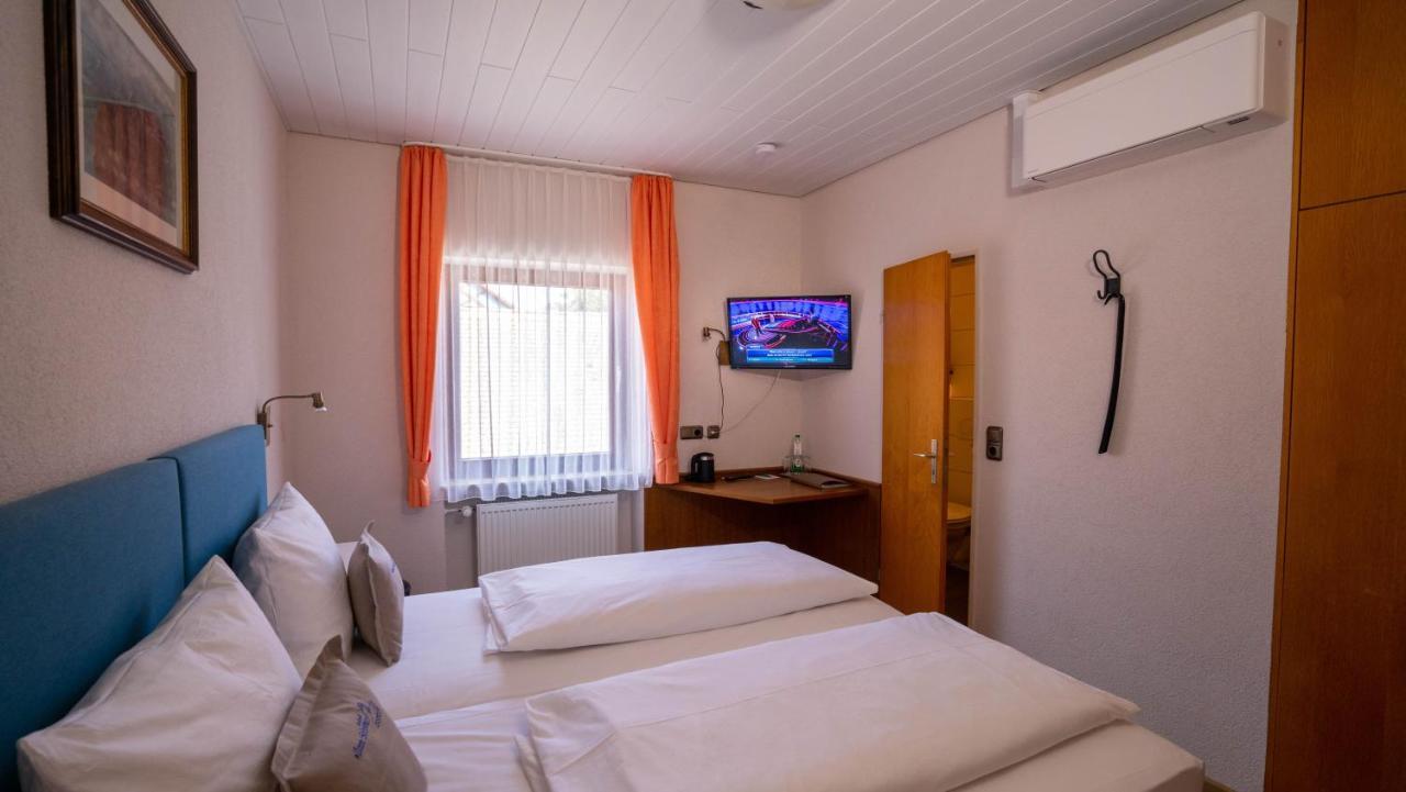 Hotel Gasthof Zum Schwan シュタインスフェルト エクステリア 写真