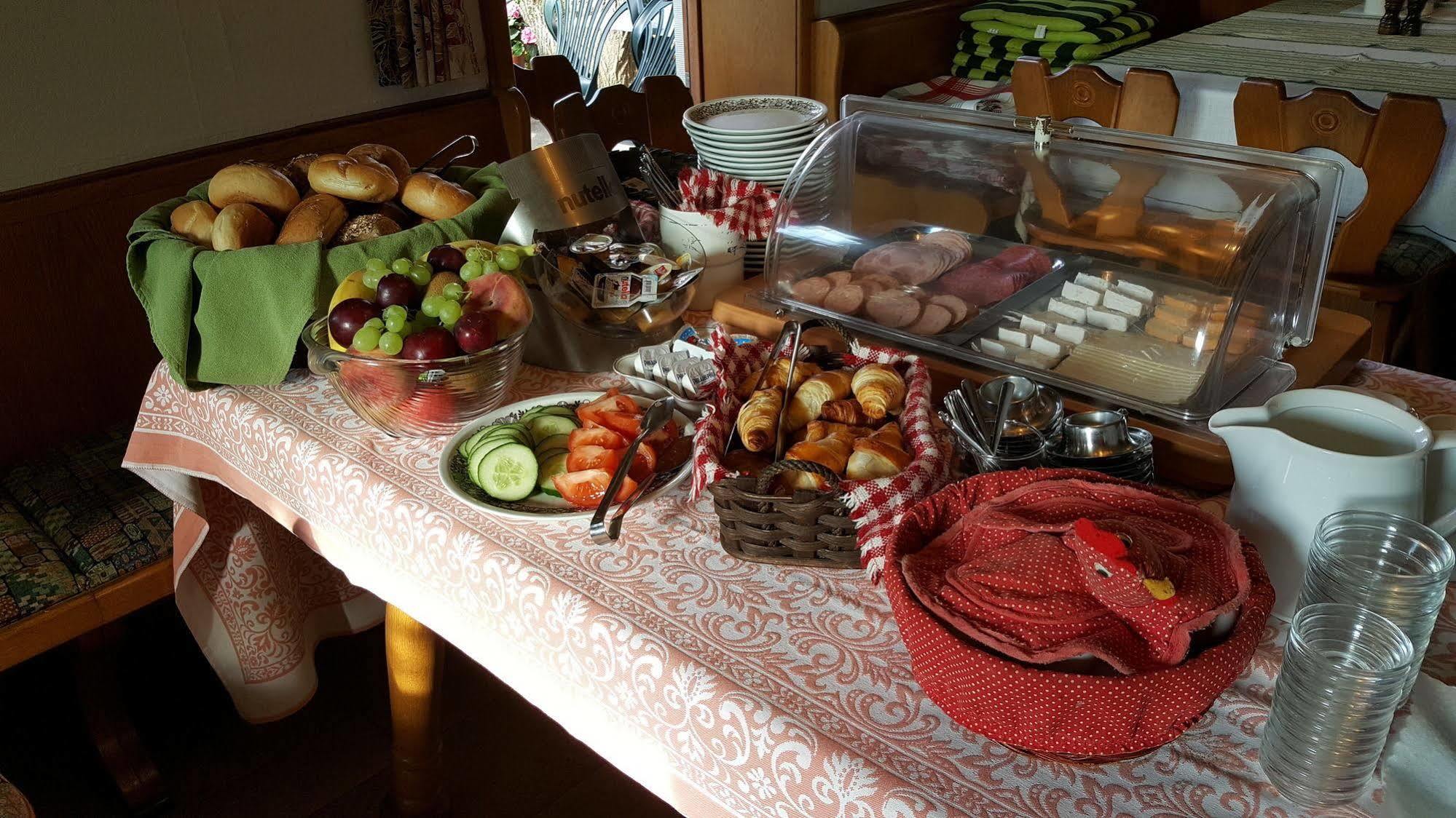 Hotel Gasthof Zum Schwan シュタインスフェルト エクステリア 写真