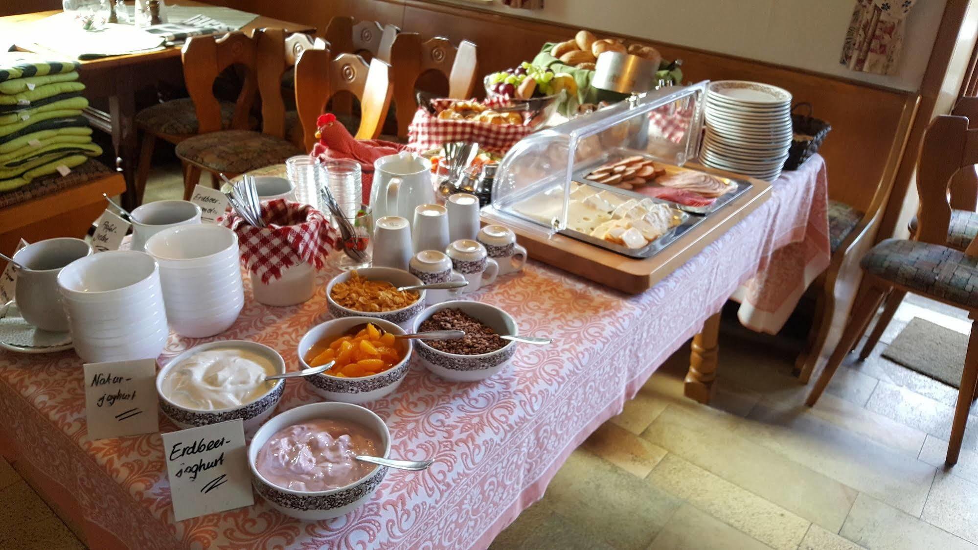 Hotel Gasthof Zum Schwan シュタインスフェルト エクステリア 写真