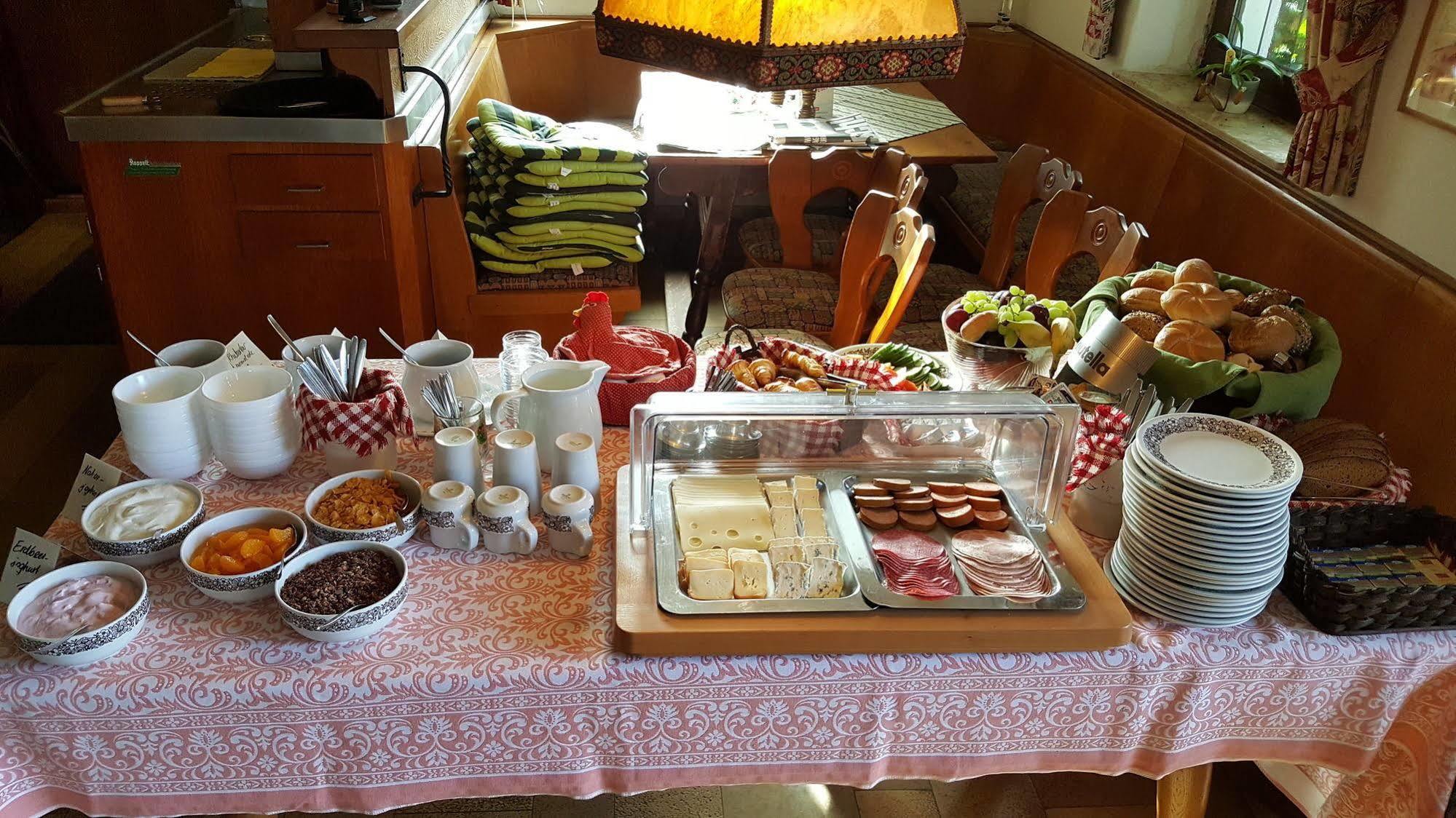 Hotel Gasthof Zum Schwan シュタインスフェルト エクステリア 写真