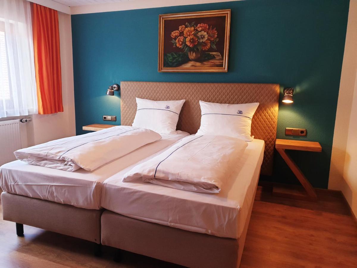 Hotel Gasthof Zum Schwan シュタインスフェルト エクステリア 写真