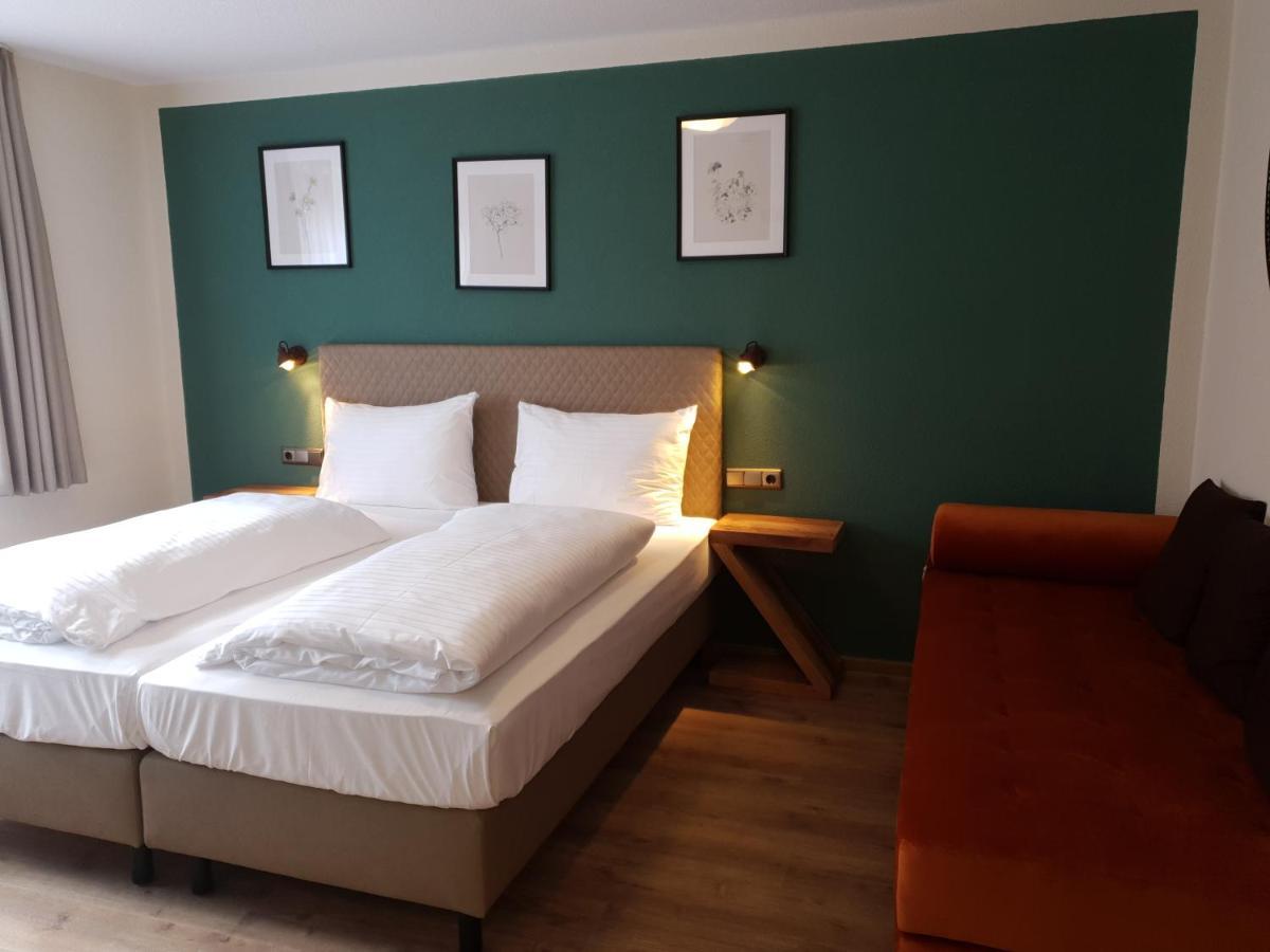 Hotel Gasthof Zum Schwan シュタインスフェルト エクステリア 写真