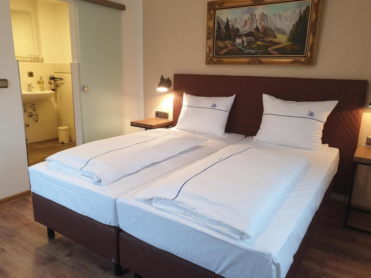 Hotel Gasthof Zum Schwan シュタインスフェルト エクステリア 写真