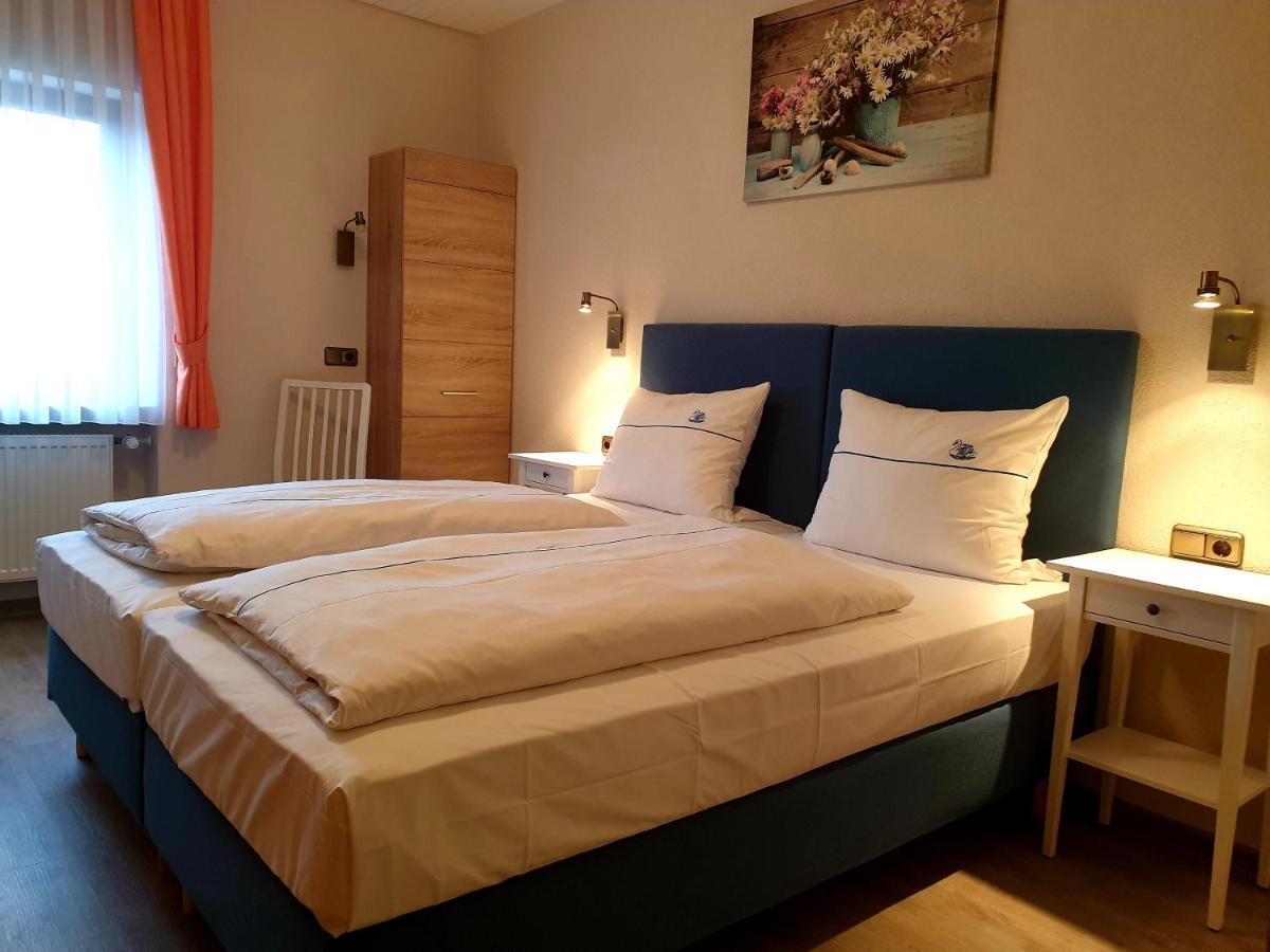 Hotel Gasthof Zum Schwan シュタインスフェルト エクステリア 写真