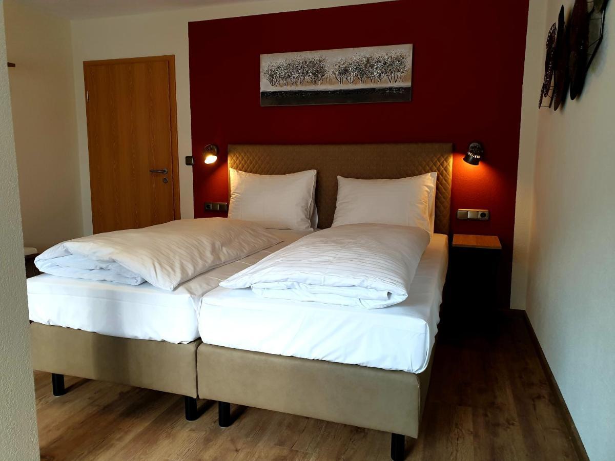Hotel Gasthof Zum Schwan シュタインスフェルト エクステリア 写真