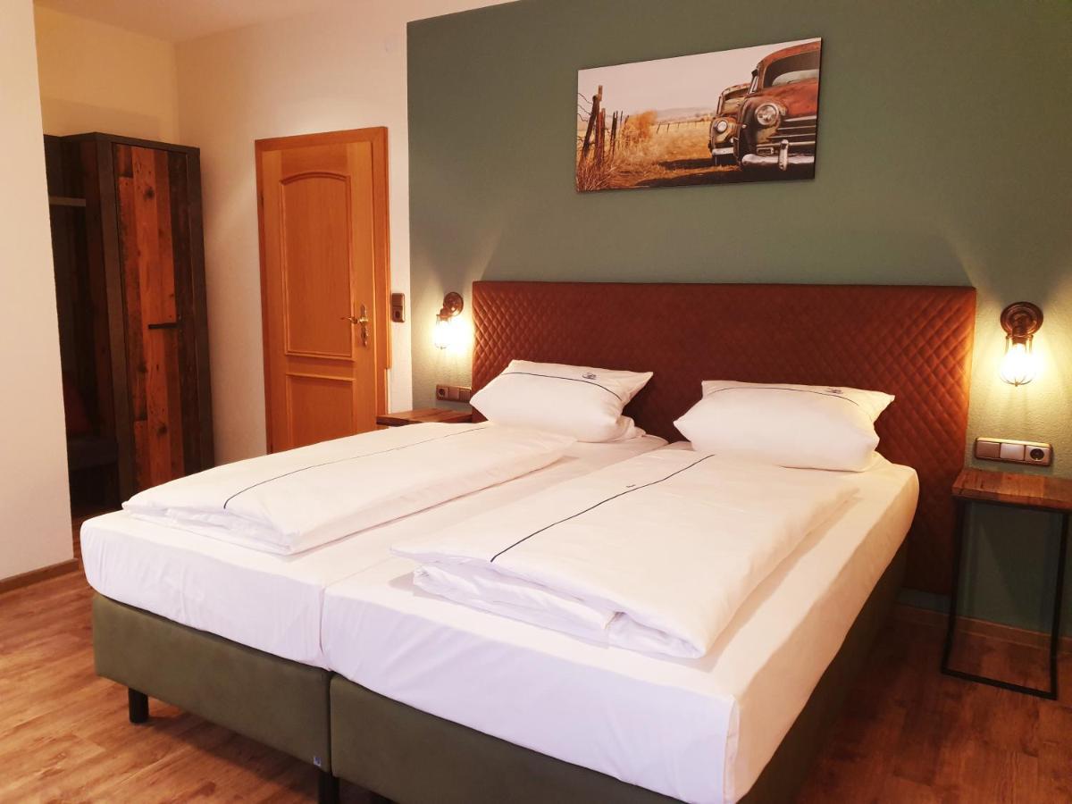Hotel Gasthof Zum Schwan シュタインスフェルト エクステリア 写真